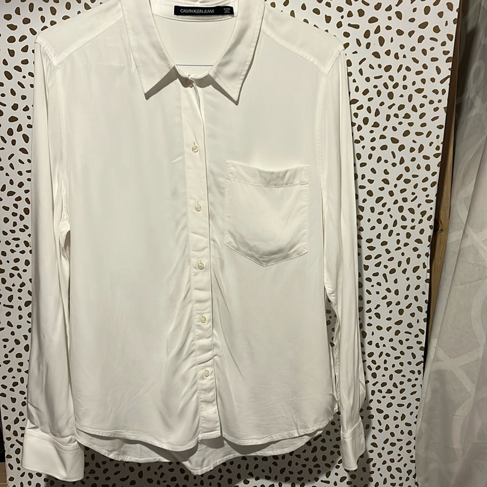 Calvin Klein Jenas The perfect white button down!